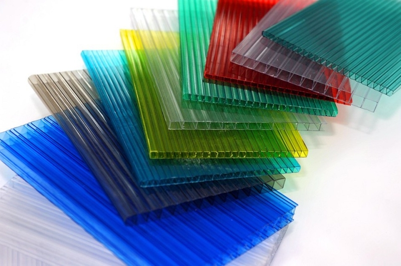 Какой поликарбонат выбрать для теплицы: критерии выбора и полезные советы