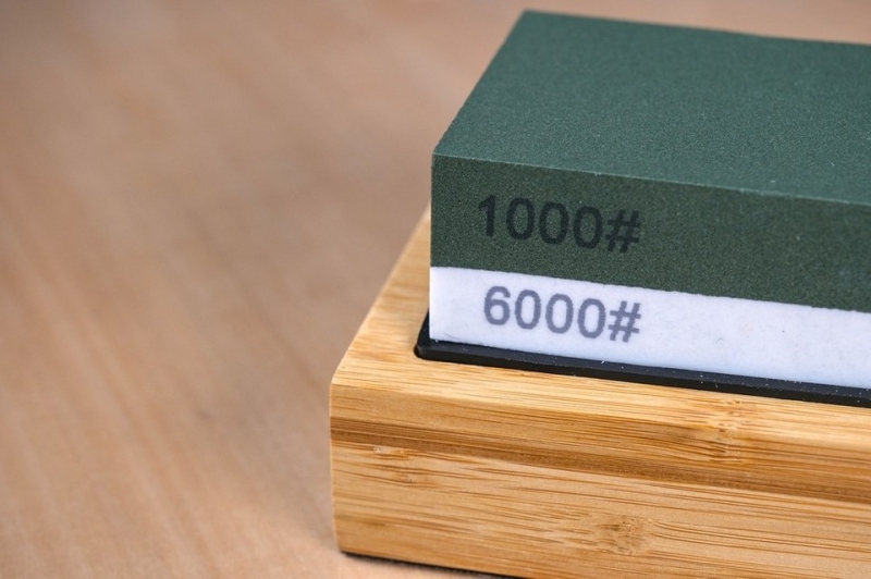 Как точить ножи на точильном камне: советы по выбору точила и пошаговая инструкция