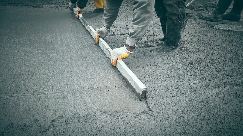 Как залить стяжку пола: советы по выбору материалов и пошаговая инструкция