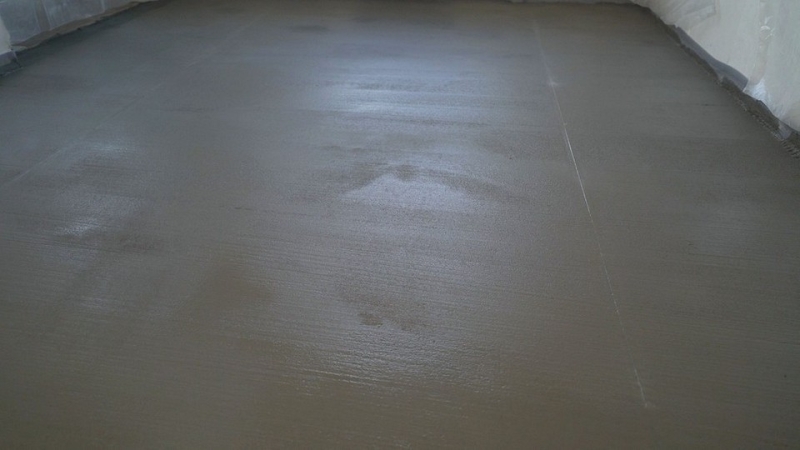 Как залить стяжку пола: советы по выбору материалов и пошаговая инструкция