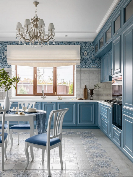 Красиво и практично: 8 классных интерьеров с плиткой на полу