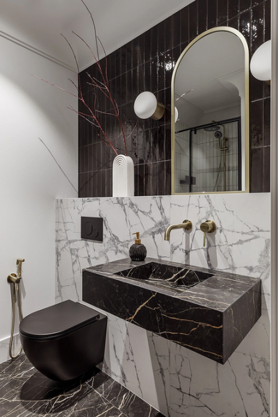 Красиво и практично: 8 классных интерьеров с плиткой на полу