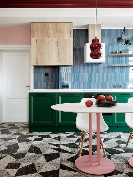 Красиво и практично: 8 классных интерьеров с плиткой на полу