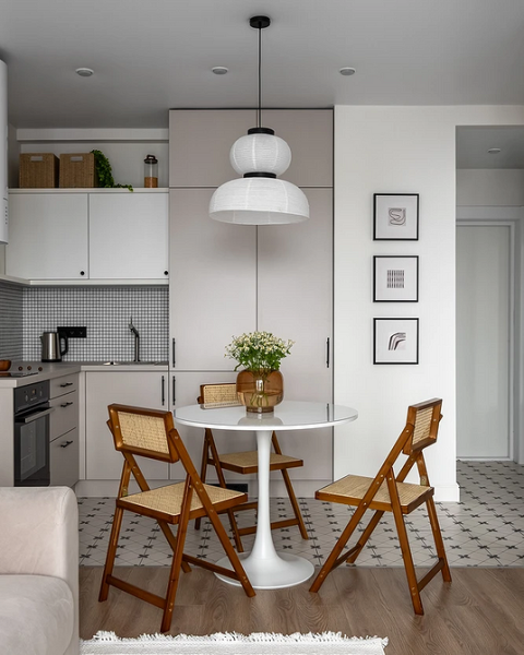 Красиво и практично: 8 классных интерьеров с плиткой на полу