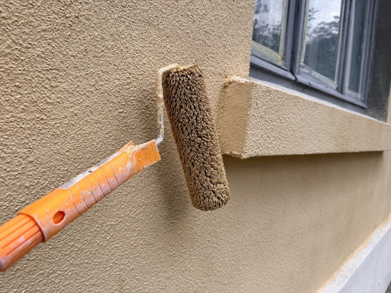 Какой краской покрасить фасад: выбираем отделку для разных материалов