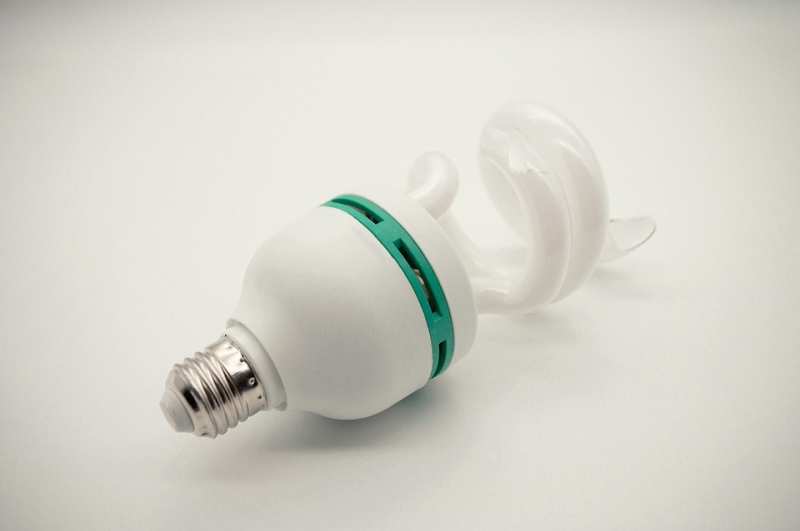 Как поменять лампочку в точечном светильнике: инструкции для разных цоколей