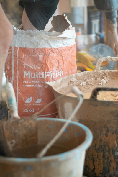 Как красить стены без разводов: секреты и советы