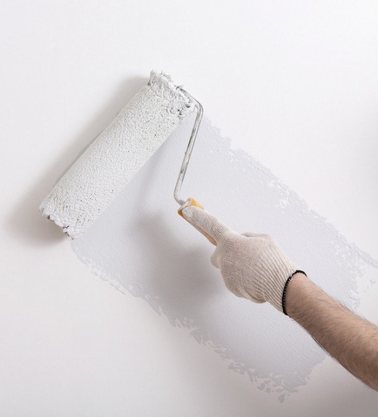 Как красить стены без разводов: секреты и советы