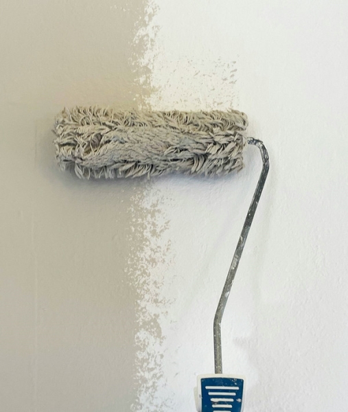 Как красить стены без разводов: секреты и советы