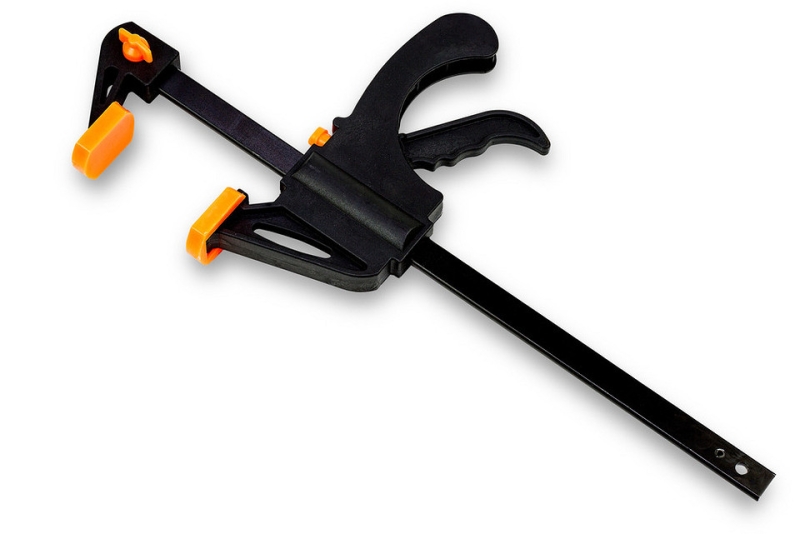 Для чего нужна струбцина: обзор полезного инструмента