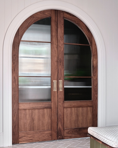 Двери в интерьере-2026: разновидности и главные тренды (65 фото)