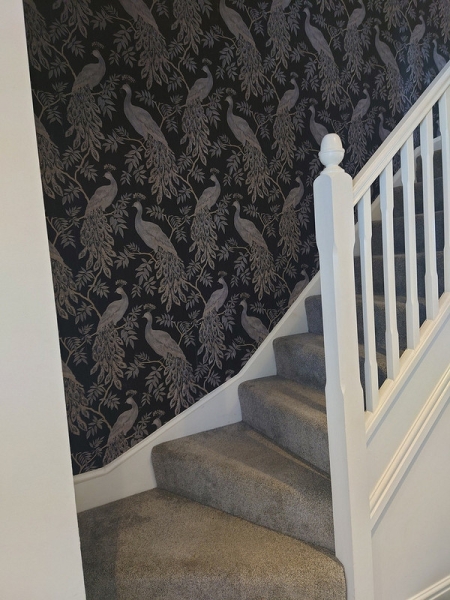 Как крепить балясины к ступеням, полу и перилам: выбор крепежа и пошаговая инструкция