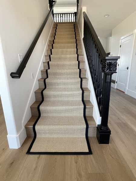 Как крепить балясины к ступеням, полу и перилам: выбор крепежа и пошаговая инструкция