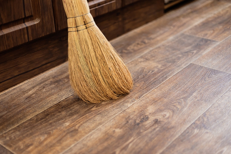 Из чего делают веники для подметания и как связать веник самому: советы и инструкция