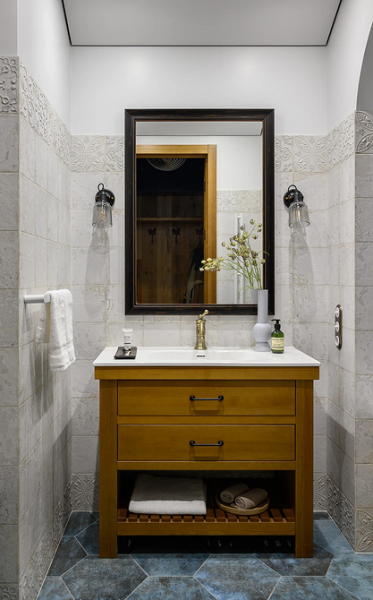 Напольная плитка-2026: разновидности и тренды, советы по выбору (58 фото)