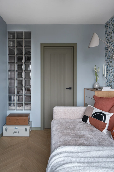 Стеклоблоки в интерьере: плюсы и минусы, варианты применения (93 фото)