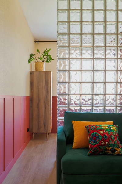 Стеклоблоки в интерьере: плюсы и минусы, варианты применения (93 фото)