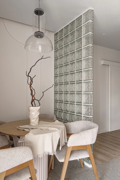 Стеклоблоки в интерьере: плюсы и минусы, варианты применения (93 фото)