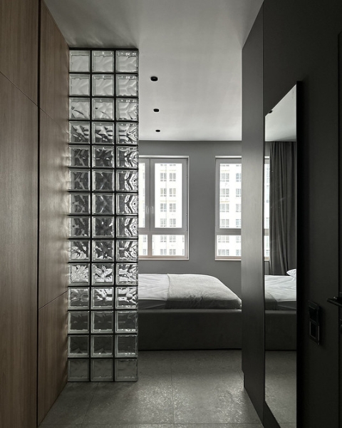 Стеклоблоки в интерьере: плюсы и минусы, варианты применения (93 фото)