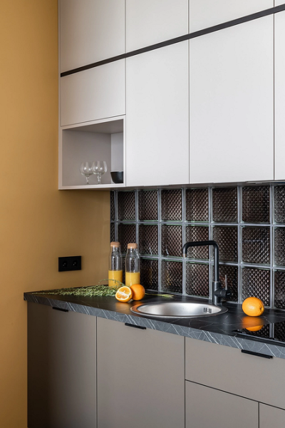 Стеклоблоки в интерьере: плюсы и минусы, варианты применения (93 фото)