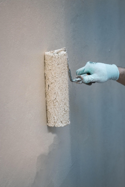 Чем покрасить старый дом: выбор краски для деревянных и оштукатуренных стен, советы по нанесению