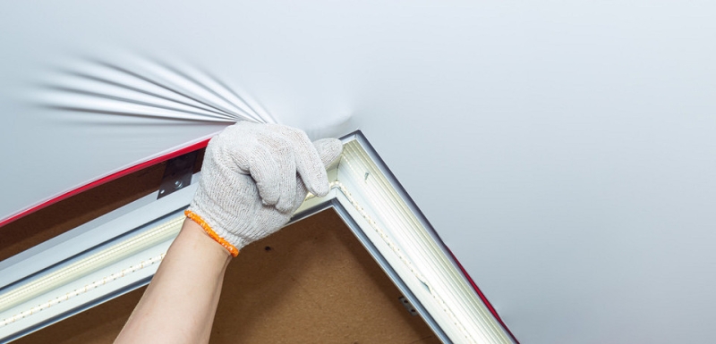 Как снять натяжной потолок: подробная инструкция для разных типов крепления