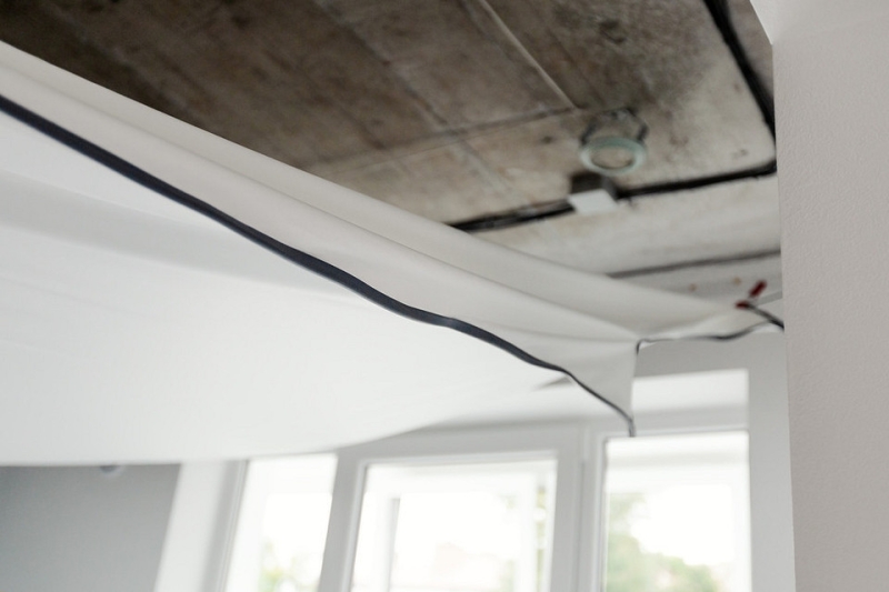 Как снять натяжной потолок: подробная инструкция для разных типов крепления