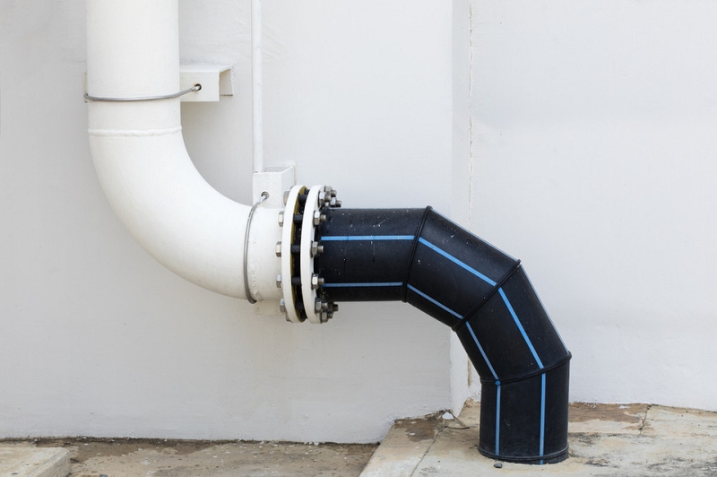 Как соединить ПНД-трубы: правила монтажа водопровода из одного или разных материалов