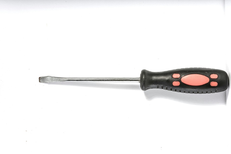 Виды отверток: шлицы, размеры, материалы и другие важные критерии выбора инструментов для дома