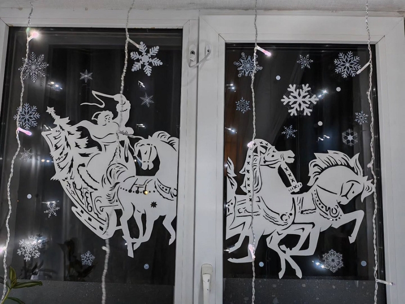 Вытынанки-2026: красивые идеи бумажного декора и готовые шаблоны (46 фото)