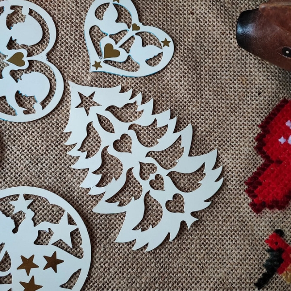 Вытынанки-2026: красивые идеи бумажного декора и готовые шаблоны (46 фото)