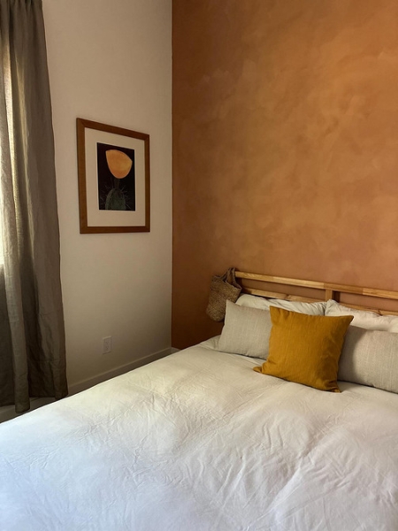 Жидкие обои в интерьере: плюсы и минусы, советы по применению (57 фото)