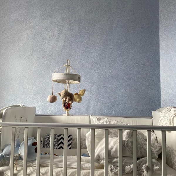 Жидкие обои в интерьере: плюсы и минусы, советы по применению (57 фото)